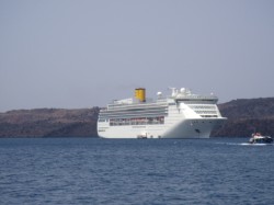 Siamo risaliti tutti a bordo per il rientro, era triste ma intanto durante la notte abbiamo ballato nuovamente e tutto ci era quasi passato